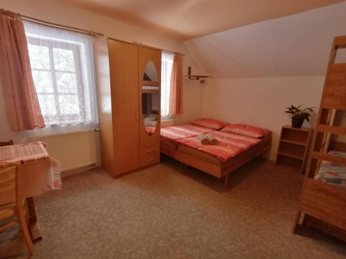 Apartmany 670 Pod Lysou Horou โรกีนีซ นัด ยีเซอโร ภายนอก รูปภาพ