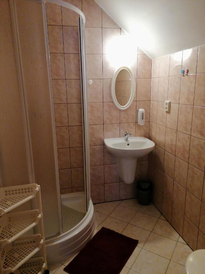 Apartmany 670 Pod Lysou Horou โรกีนีซ นัด ยีเซอโร ภายนอก รูปภาพ
